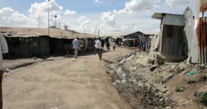 A street scene of Nairobi’s Mukuru shanty town where alleged serial killer Collins Jumaisi Khalusha rented a room (Public Domain)