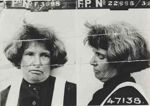 Mug shots of Daisy after her arrest (Public Domain)